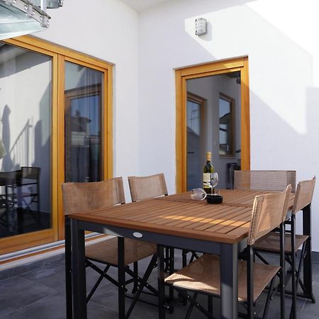 Fjaka Apartments & Rooms شيبينيك المظهر الخارجي الصورة