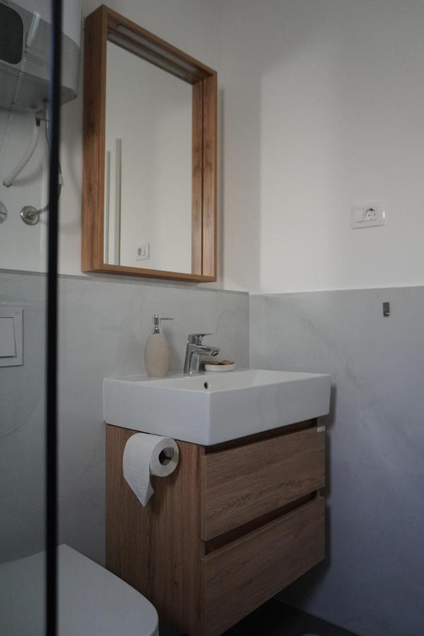 Fjaka Apartments & Rooms شيبينيك المظهر الخارجي الصورة