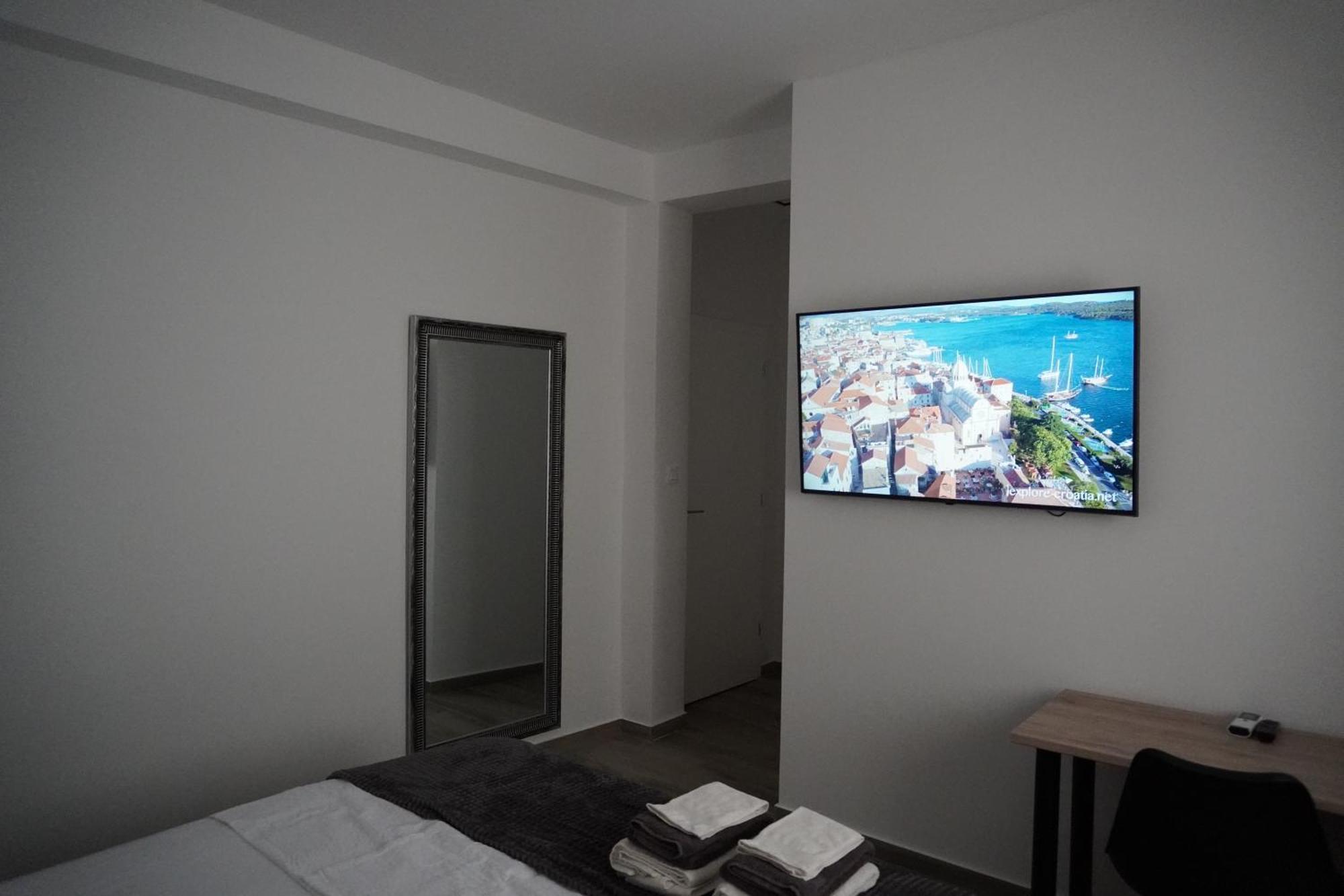 Fjaka Apartments & Rooms شيبينيك المظهر الخارجي الصورة