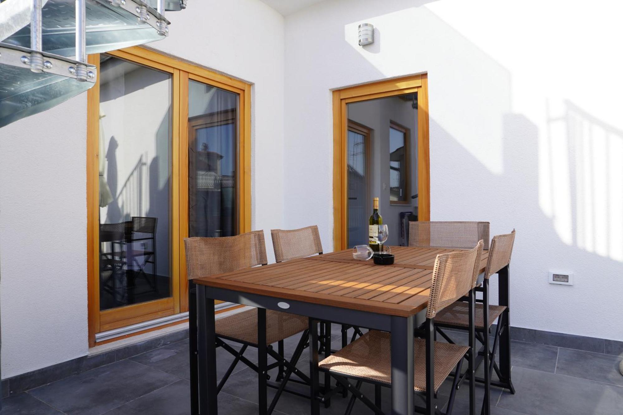 Fjaka Apartments & Rooms شيبينيك المظهر الخارجي الصورة